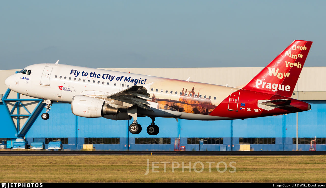 1:200 CSA Czech Airlines Airbus A319 "Prague - City of Magic" Snap-Fit