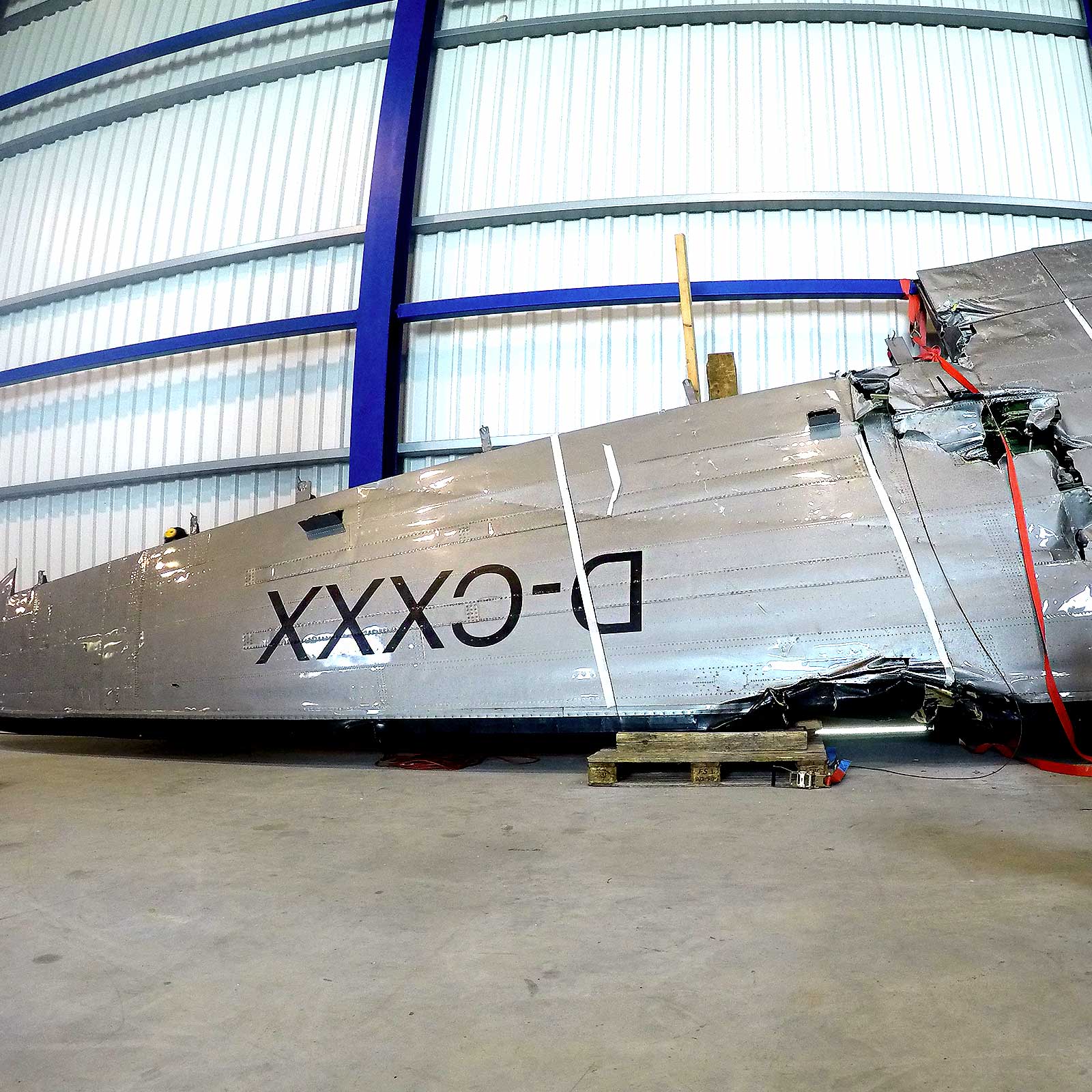 DOUGLAS DC-3 – CANDYBOMBER