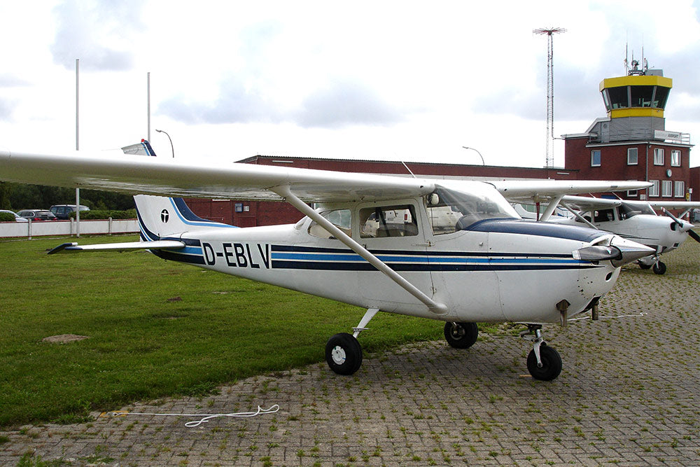 CESSNA 172 – WHITE