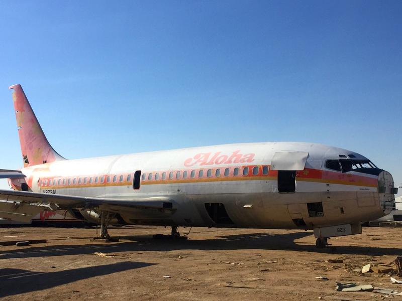 ALOHA AIRLINES BOEING 737 PLANETAG TAIL# N823AL