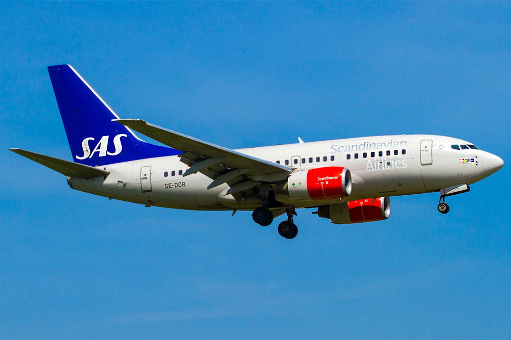 BOEING 737 – White -SE-DOR